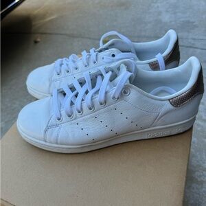 Adidas Stan Smith - white and rose gold - size 8.5 women’s